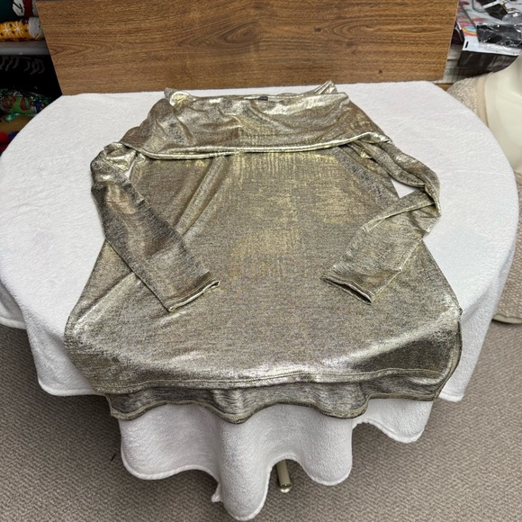 Chelsea & Theodore small Off-the-Shoulder top Cowl Neck and Long Sleeves gold - Picture 2 of 6